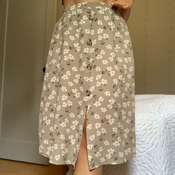 Floral Midi Skirt - Picture 4 of 4